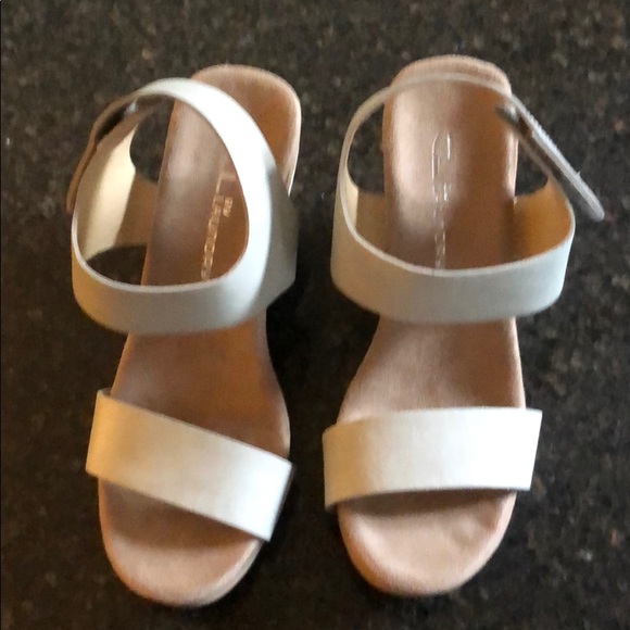 CL by Chinese Laundry Wedge, Size 7, Light Tan - Picture 4 of 8